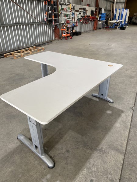 Office Desks - Workstations - Gaming Tables Carousel 1