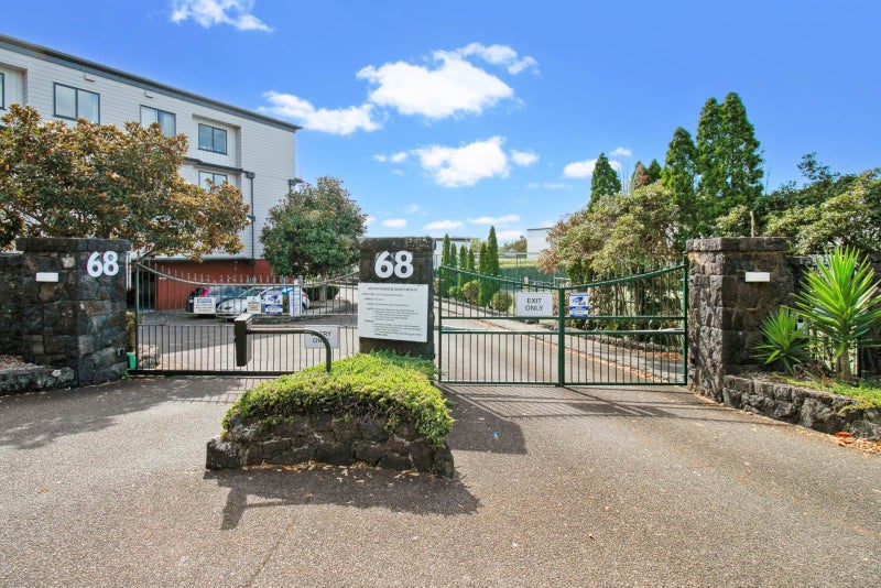 Image 2 of 25