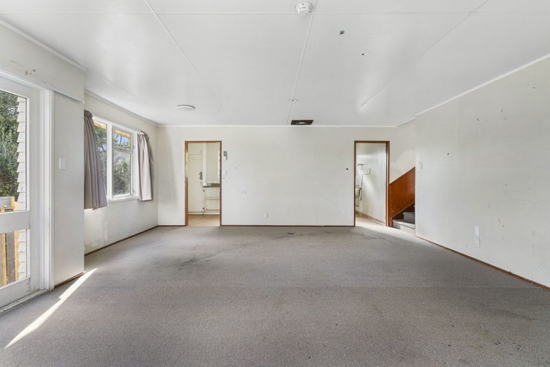 Image 2 of 8