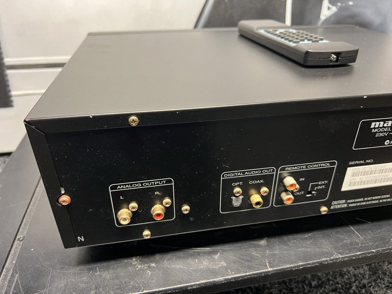 Marantz SA7001 SACD/CD player Carousel 6