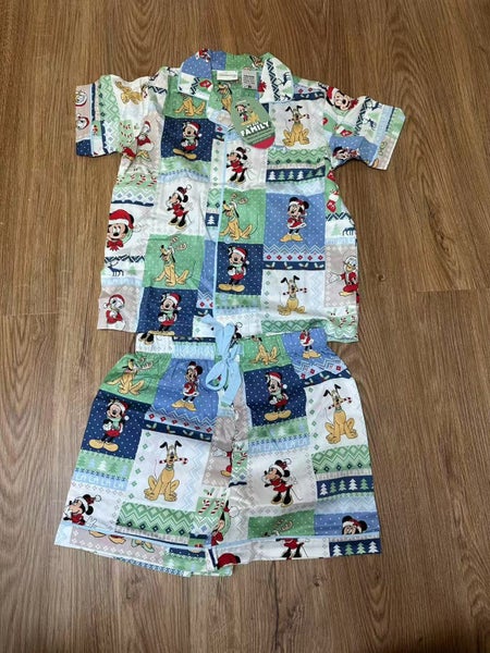 Brand new Peter Alexander Disney Christmas top and shorts, size 6 Carousel 1