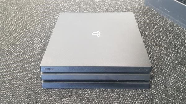 Sony Console (No Controller) PS4 PRO 1TB CHU7202B A1772744-1 Carousel 1