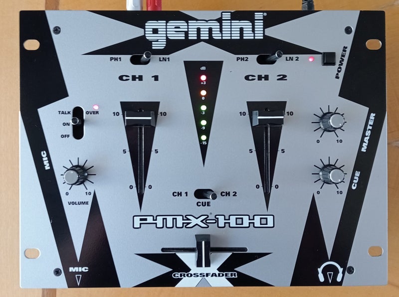 Gemini PMX-100 Scratch Mixer Carousel 1