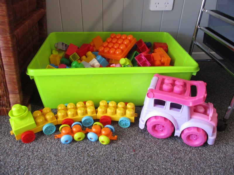 Large lot of MEGA BLOKS - pickup Morrinsville Carousel 1