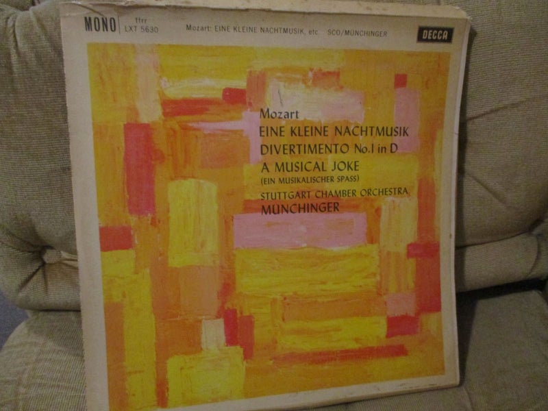 Mozart – Eine Kleine Nachtmusik / Divertimento No. 1 In D Carousel 1