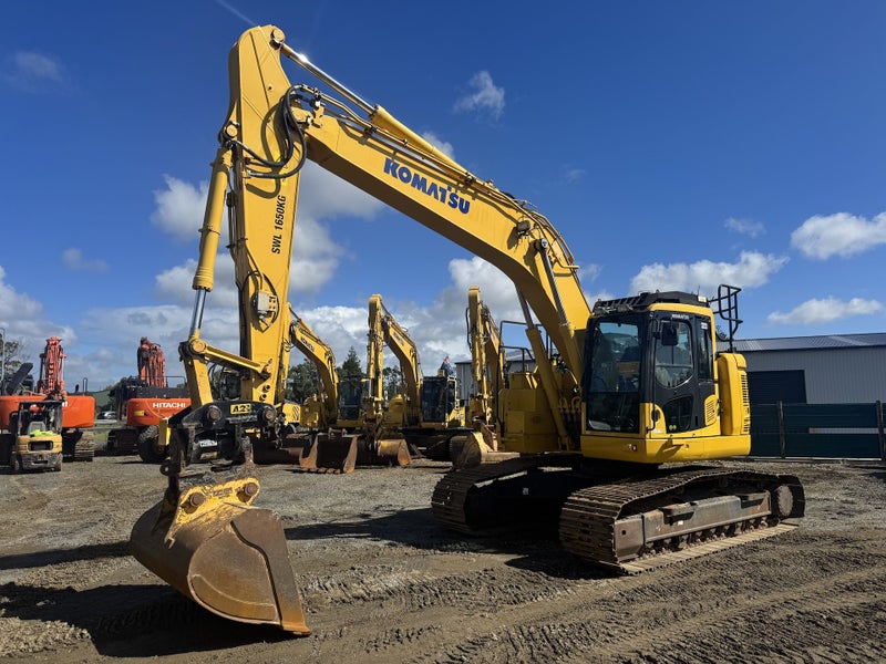 KOMATSU PC228USLC-11 EXCAVATOR / 3,000 HOURS / AVAILABLE FOR LEASE Carousel 2
