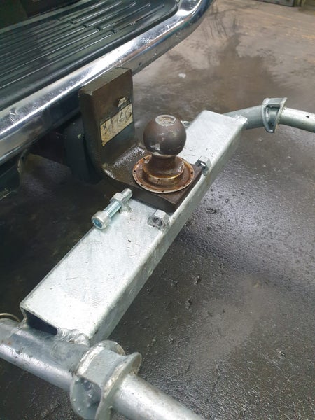 Top Dog Box Single - Tow Ball Mounted Carousel 2