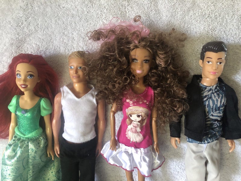 Disney and Fashion Dolls x 4 Carousel 2