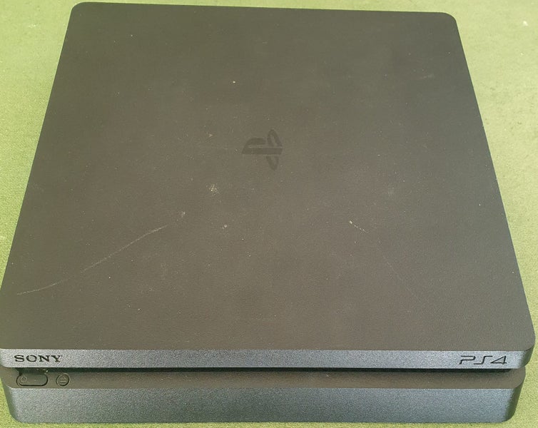 1TB PS4 Slim CUH-2202B Carousel 1