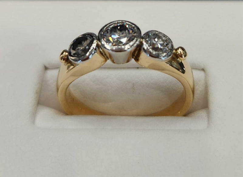 Stunning Diamond Ring62863231834497113