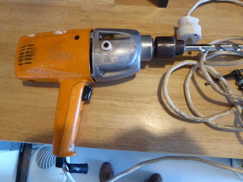 Hitachi electric drill Carousel 1