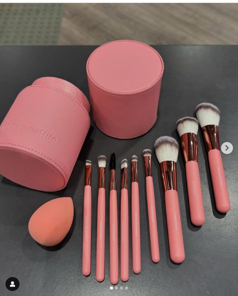 Gorgeous Nude by Nature Beauty Brush set Carousel 2