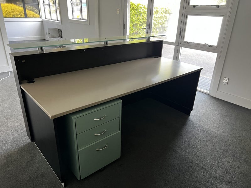 Reception counter desk Carousel 2