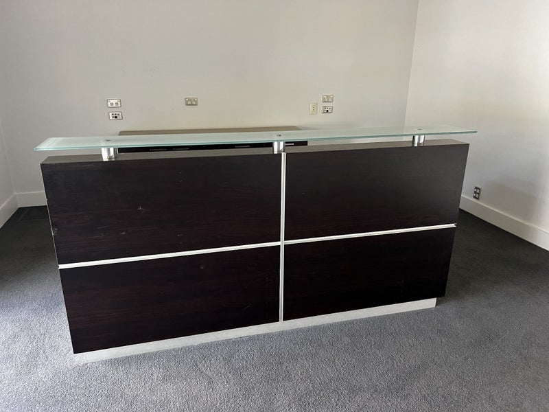 Reception counter desk Carousel 1