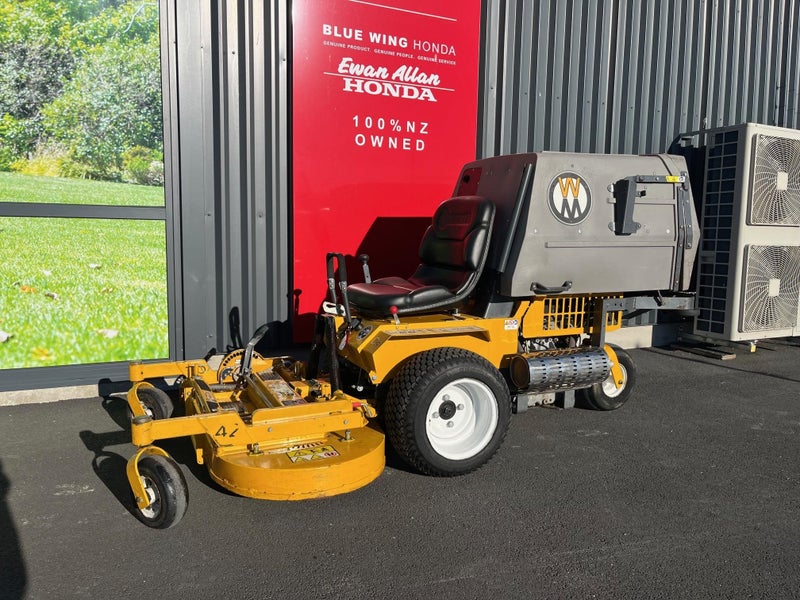 2015 Walker C19I Walker Mower Carousel 1