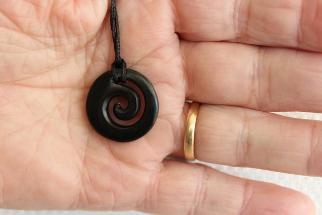 BEAUTIFUL SMALL KORU KAWAKAWA POUNAMU / Jade Koru Small #216 Carousel 2