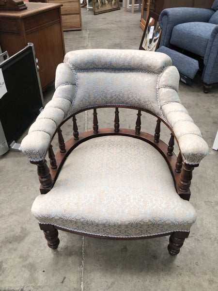 Edwardian Tub Chair Carousel 1