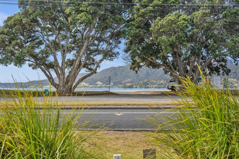 Image 3 of 25