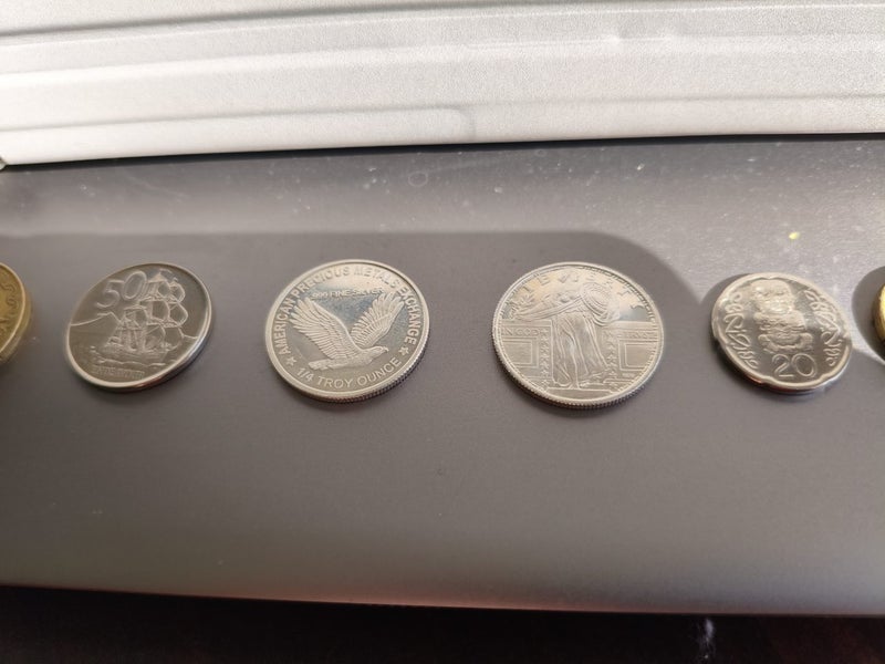 WALKING LIBERTY .999 PURITY > QUARTER OZ SILVER ROUNDS x 10 > $365 + COURIER Carousel 8