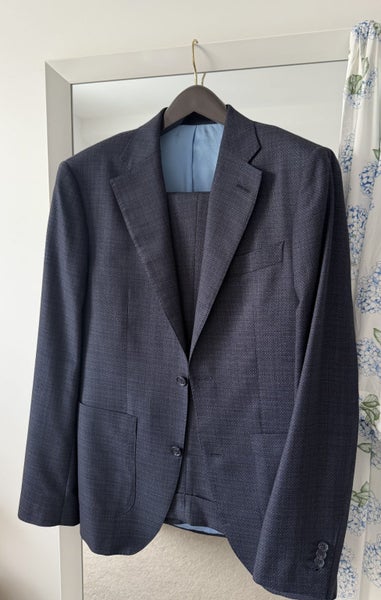 Working Style Suit Carousel 1