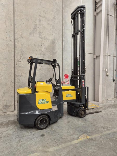 2017 Aislemaster 20WHE Articulated Narrow Aisle Forklift Carousel 1