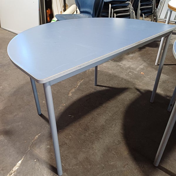 Student Desk 2 Carousel 1