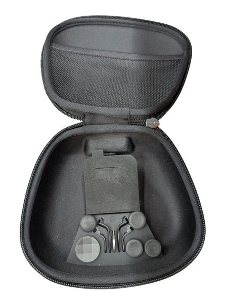 Xbox Elite 2 Controller + Case and accessories Carousel 2
