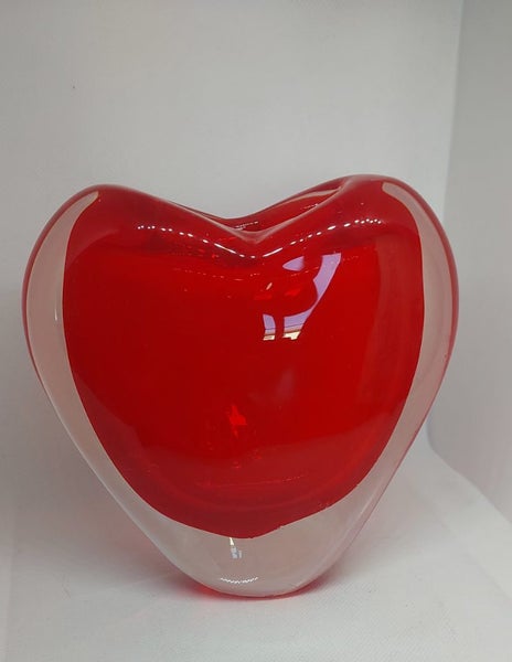 Vintage Blown Glass Heart-shaped Vase Carousel 1