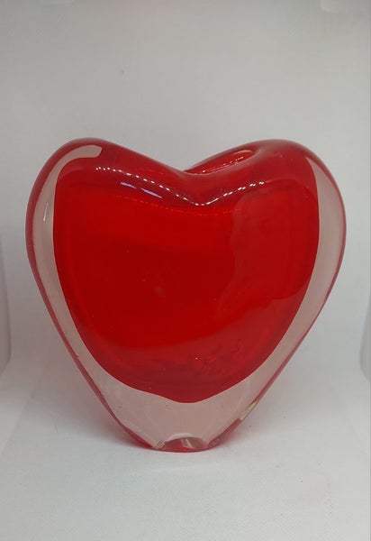 Vintage Blown Glass Heart-shaped Vase Carousel 2