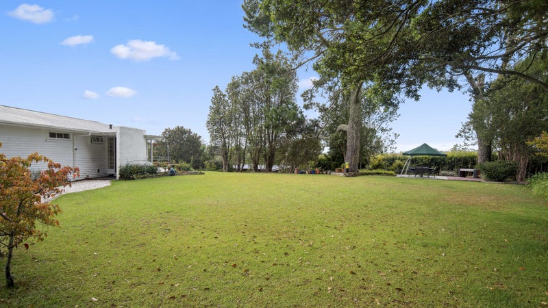 Image 3 of 28