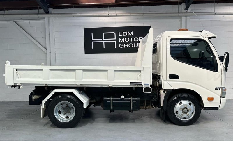 2016 Hino 300 2.7T PAYLOAD - CAR LICENSE - NZ NEW62865831877634113