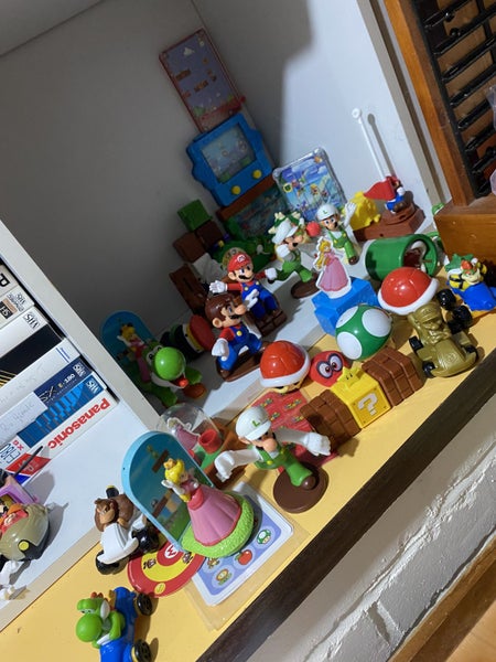 ** bulk buy SUPER MARIO FIGURINES $1 RESERVE ** Carousel 1