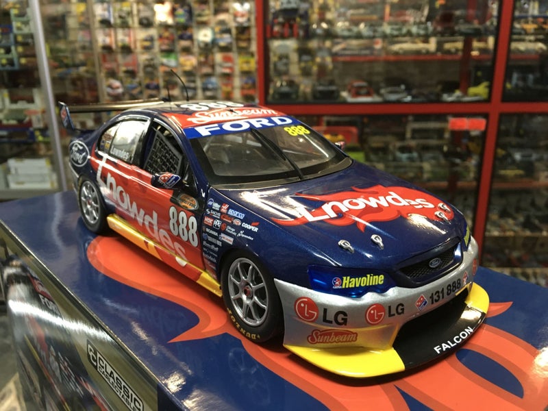 1/18 CLASSIC CARLECTABLES - FORD BA FALCON 2006 PHILLIP ISLAND GRAND FINALE #888 Carousel 2