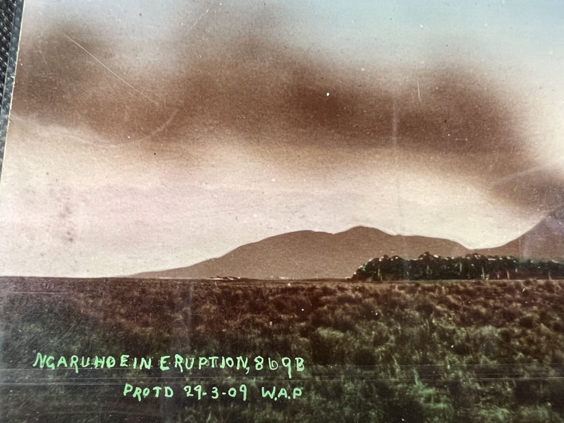 Antique Postcard - Mt Ngaruhoe in Eruption 29.3.1909 - New Zealand - Lot Q95 Carousel 2