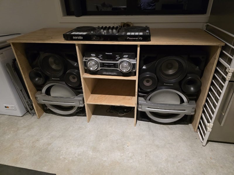 Mega Sound System and Dj Table Carousel 1