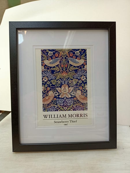 'Strawberry Thief' by William Morris Carousel 1