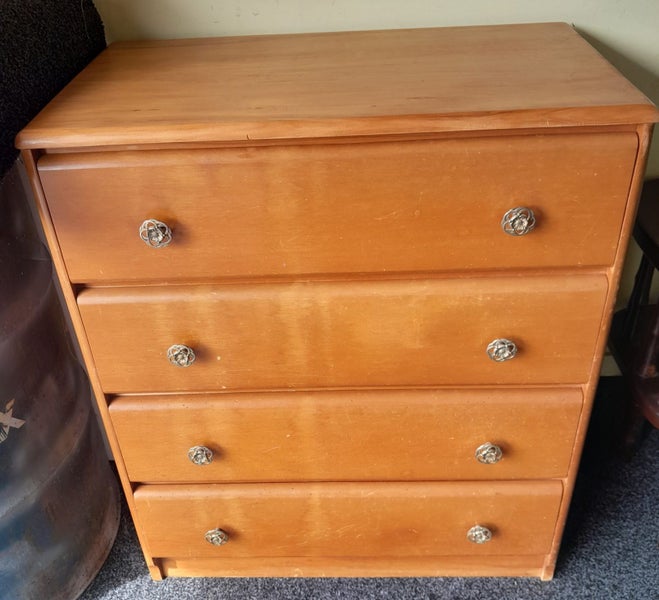 RETRO CHEST OF 4 DRAWERS Carousel 1