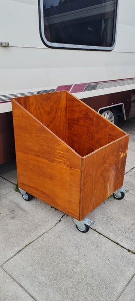 Firewoodood/storage box Carousel 1