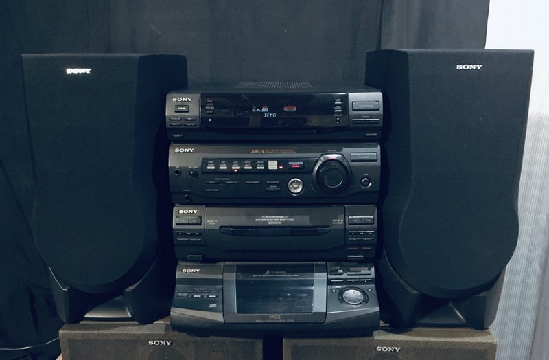 Sony HCD-XB3 HI-FI Stack System, 5 CD Disc, Twin Tape Deck & Radio Carousel 1