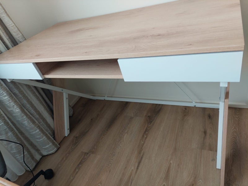 Brand NEW Desk Carousel 8