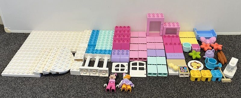 Duplo - Minnie's House and Cafe Carousel 2