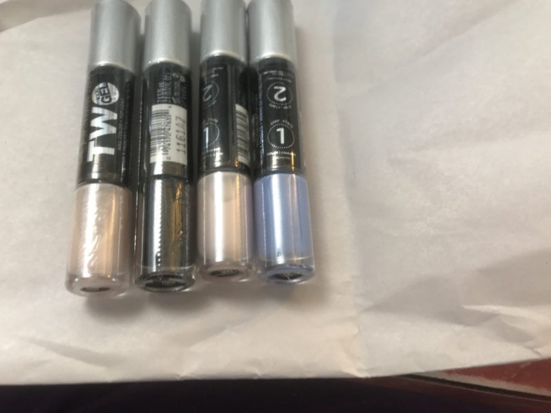 SALLY HANSEN TWO IN ONE GEL POLISHES Carousel 1