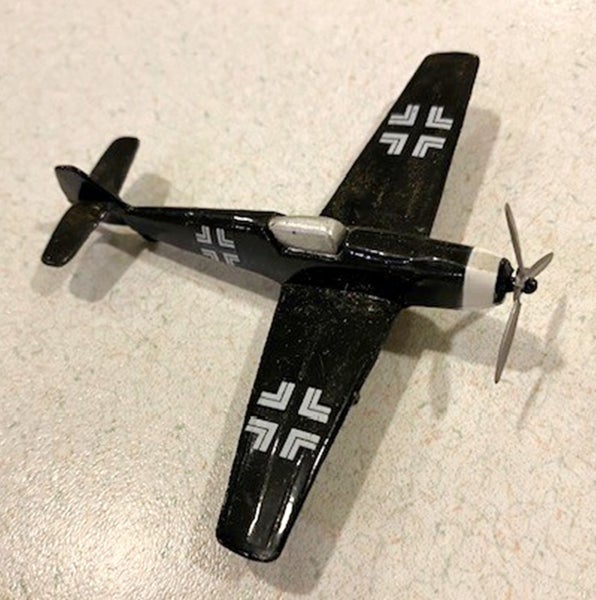 Metal WW2 Plane: Me-109 German Luftwaffe Fighter Carousel 1
