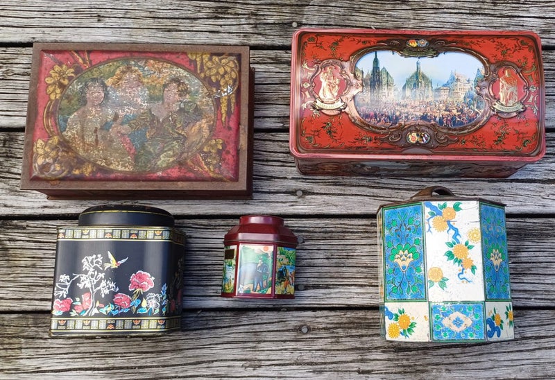 Vintage / Retro Tin Collection Carousel 1