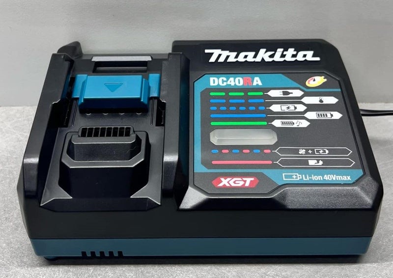 Makita XGT Battery Charger 40V Carousel 1