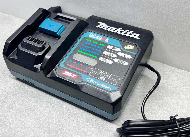 Makita XGT Battery Charger 40V Carousel 3