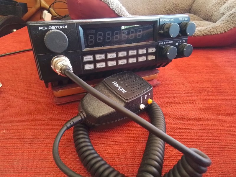Transceiver RCI 2970 N4 10 to 12 Meter 400-watt pep all mode Transceiver. Carousel 2