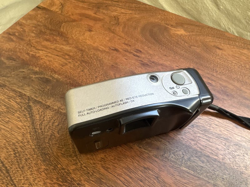 Minolta Big Finder AF 35mm film camera - faulty Carousel 8