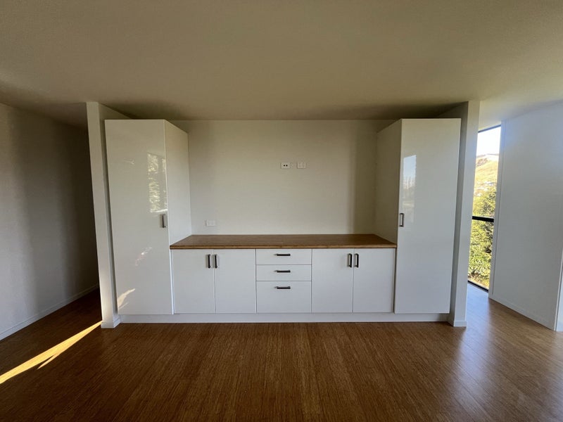 Stylish cabinetry unit with bamboo bench – make an offer! ? Carousel 1