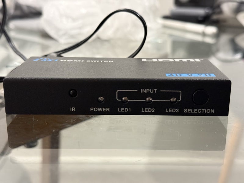 3x1 HDMI Switch with IR Remote Control 4K x 2k Carousel 2